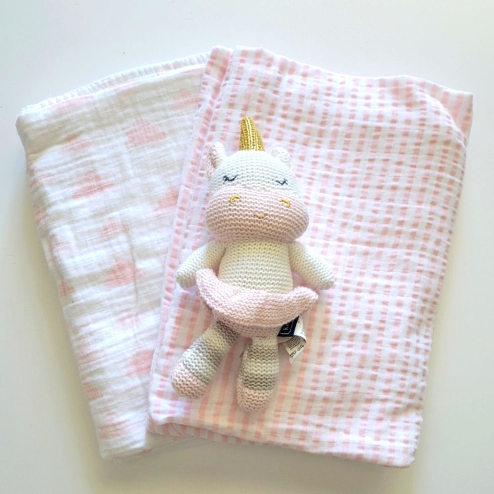 Kenzie Unicorn with Muslin Swaddle Blankets